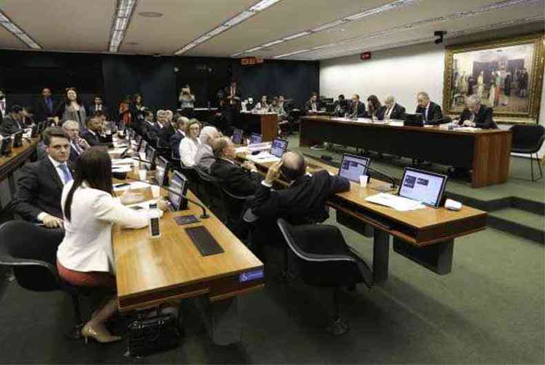 A Comisso Especial da Reforma Poltica retoma os debates (foto: Fabio Rodrigues Pozzebom/Arquivo Agncia Brasil)