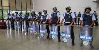 Guardas municipais reforaram a segurana no prdio, que fica na Avenida dos Andradas(foto: Beto Novaes/EM/DA Press)