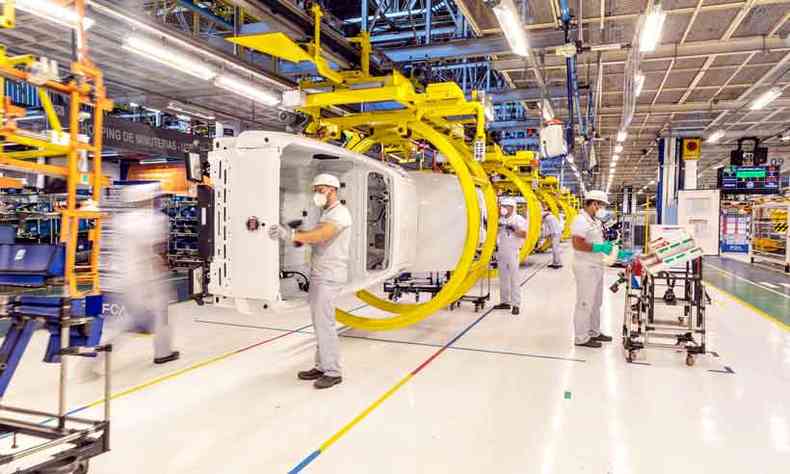 Fiat dá férias de 10 dias para 1.900 funcionários a partir de segunda para ajustar produção à abastecimento da fábrica em Betim(foto: Leo Lira/Divulgacao FCA 1/6/20 )