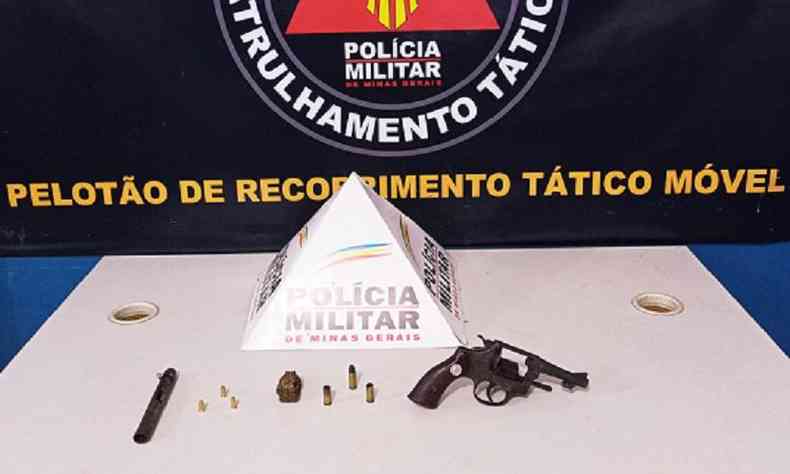 Arma apreendida  suspeita de ter sido usada em crime no Bairro So Pedro, em Ponte Nova