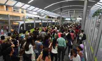 Na tarde passada, a empresa de trnsito da capital anunciou outras licitaes devem ser lanadas nos prximos meses, desta vez para manuteno das portas das estaes de transferncia(foto: Alexandre Guzanshe/EM/DA Press)