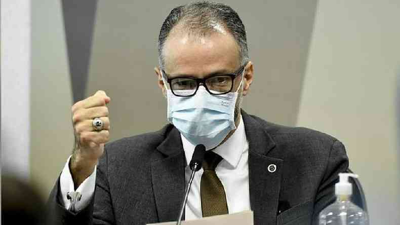 Para senador, o presidente da Anvisa deixou claro que no havia motivo jurdico que impedisse governo Bolsonaro de comprar vacina antes de aval da Anvisa(foto: Agncia Senado)