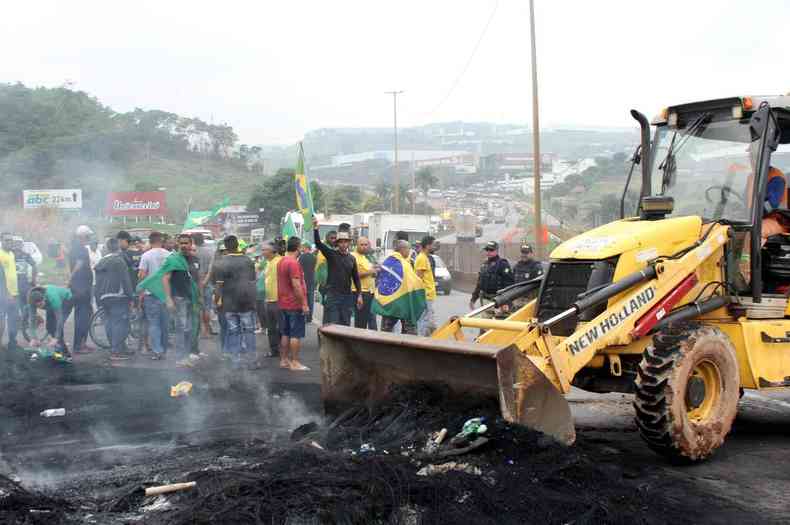 Bloqueio de bolsonaristas em rodovias de Minas