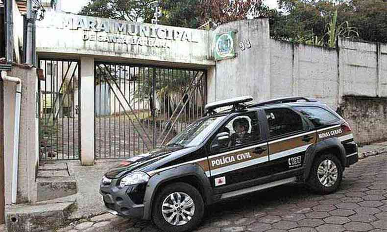 Polcia Civil prendeu ex-presidente da Cmara de Santa Brbara(foto: THALES BENICIO/ITABIRANET)