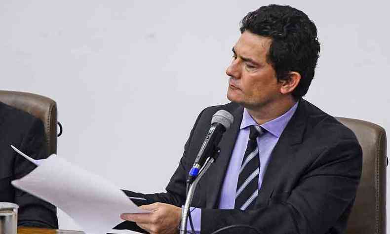 Ex-ministro ter que confirmar acusaes com cautela, para no ser denunciado por prevaricao enquanto esteve no cargo(foto: Marcelo Casal Jr/Agncia Brasil %u2013 24/4/20)