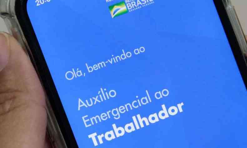 Mais de 10 mil candidatos brasileiros com grande patrimônio receberam auxílio emergencial.