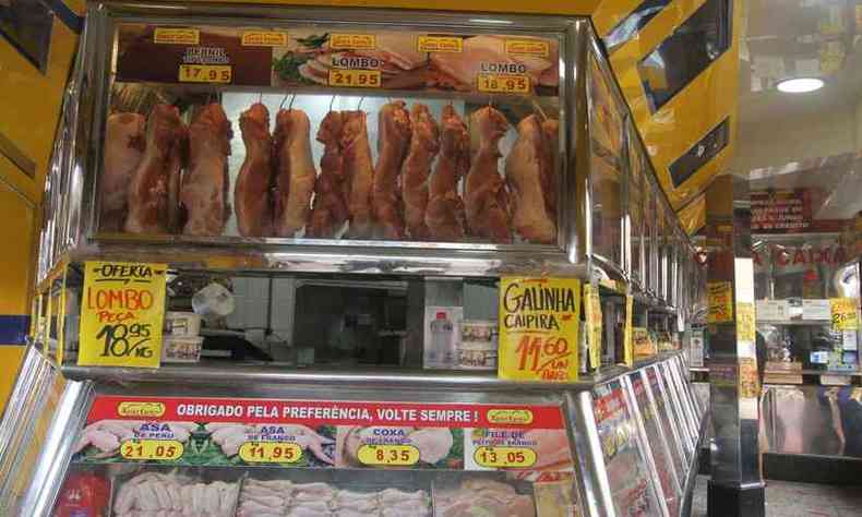 Um dos viles da inflao, a carne vermelha teve reajuste de 17,97% no ano passado, o que obrigou consumidores a mudar hbitos(foto: Jair Amaral/EM/D.A Press)