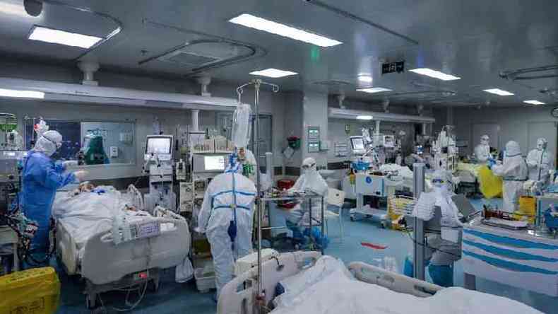 Muitos pacientes com covid-19 morreram sem poder receber a visita de familiares em hospitais durante a pandemia(foto: Getty Images)