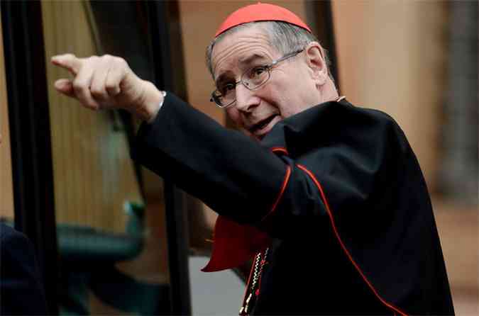 O cardeal americano Roger Mahony foi um dos que se despediram pelo twitter(foto: AFP PHOTO / FILIPPO MONTEFORTE )