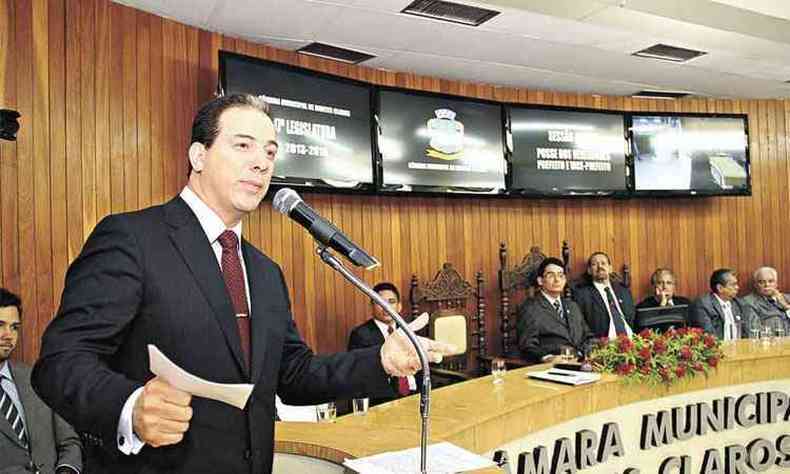 Ruy Muniz nega as acusaes de que reteve os recursos do SUS (foto: Soln Queiroz/Esp. EM/D.A PRESS 1/1/13)