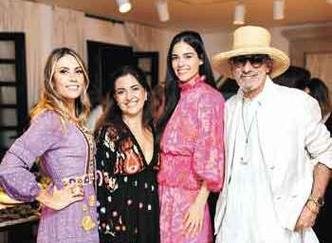 Maria Flávia Zech Coelho, Ticha Ribeiro, Ana Barroso e Zeca Perdigão(foto: Bárbara Dutra/divulgação) Encontro de amigos