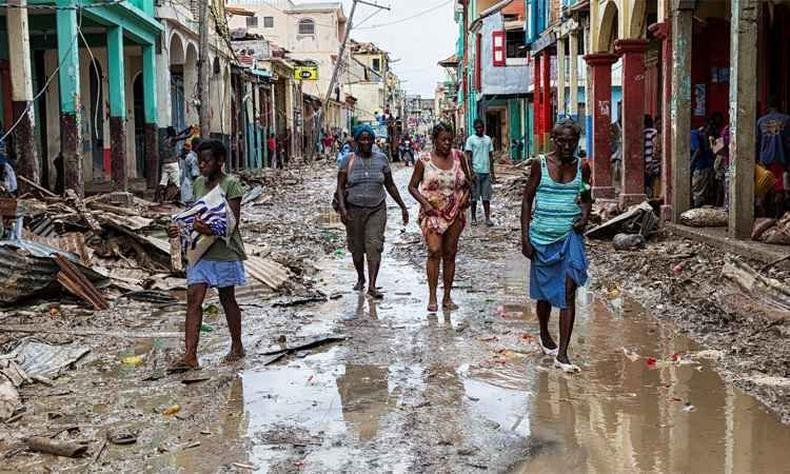 Unicef estima que 500 mil crianças no sul do país tenham sido afetadas pelo furacão(foto: AFP PHOTO /LOGAN ABASSI ) Unicef estima que 500 mil crianças no sul do país tenham sido afetadas pelo furacão(foto: AFP PHOTO /LOGAN ABASSI )
