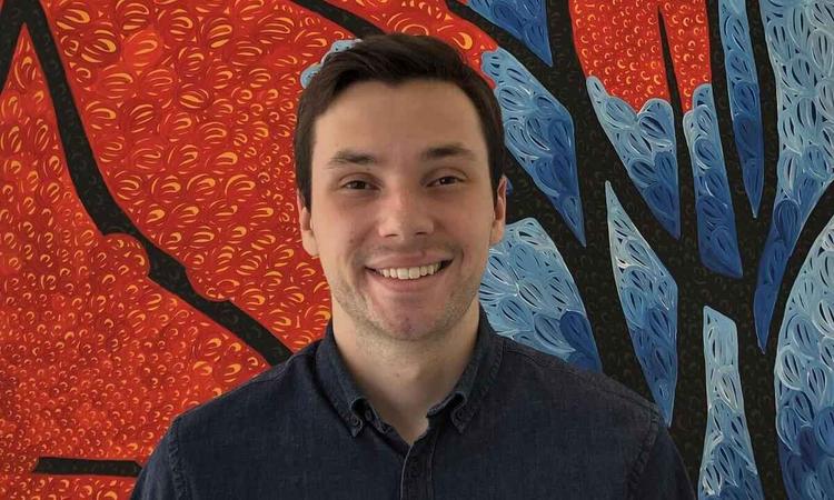  Lucas Ksenhuk sorri para a cmera
