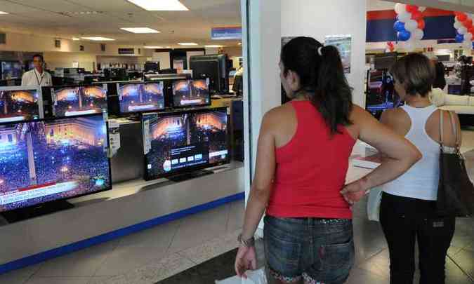 A televiso estava presente em 97,1% dos 67 milhes de domiclios brasileiros em 2014(foto: Gladyston Rodrigues/EM - 13/3/2013)