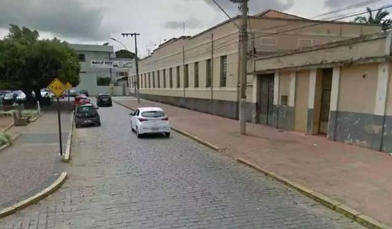 Crimes aconteceram na Escola Estadual Professor Salatiel de Almeida em Muzambinho, no Sul de Minas Gerais (foto: Google Maps/Reprodução) Crimes aconteceram na Escola Estadual Professor Salatiel de Almeida em Muzambinho, no Sul de Minas Gerais
