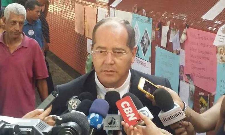 Arcebispo metropolitano convocou todos a abrir o cora��o e ser solid�rio nesse momento de tanta dor e perplexidade(foto: Gladyston Rodrigues/EM/D.A Press)