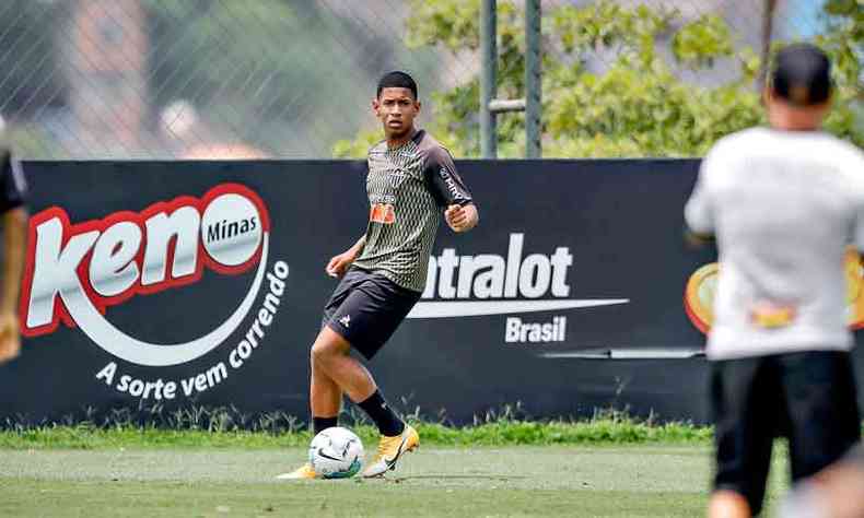 Svio deve entrar como titular na partida de quarta-feira, s 21h30, no Mineiro, quando o Atltico enfrenta o Fluminense(foto: Bruno Cantini/Atltico/Divulgao)