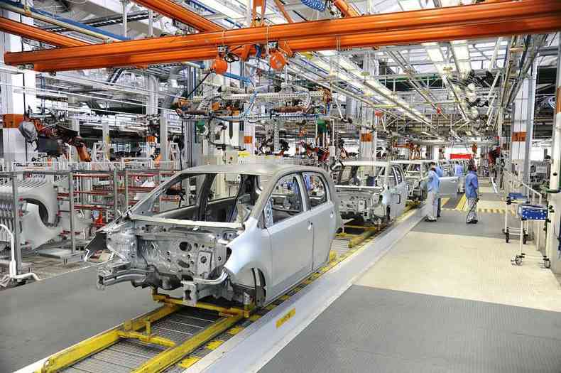 Linha de montagem da fabrica da Volkswagen em Taubate (SP)))) 