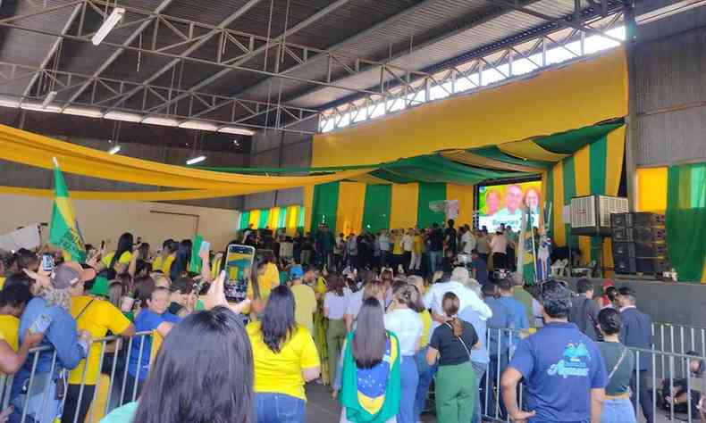 Michelle Bolsonaro e Damares Alves em Governador Valadares