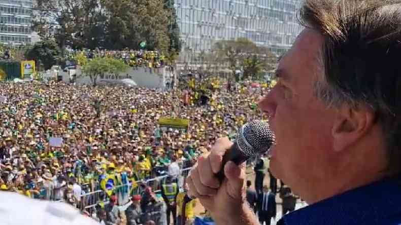 Bolsonaro discursa para apoiadores em Braslia neste 7 de setembro