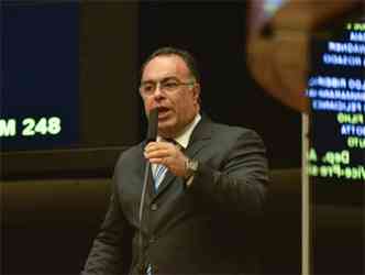 O deputado Andr Vargas responde a processo na Cmara por quebra de decoro(foto: Jose Cruz/Agencia Brasil )