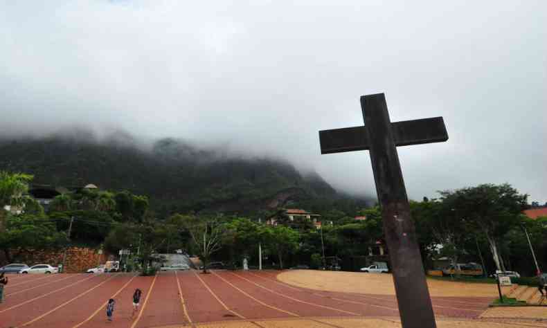 Neblina na Praa do Papa, na Regio Centro-Sul de Belo Horizonte(foto: Gladyston Rodrigues/EM/D.A.Press)