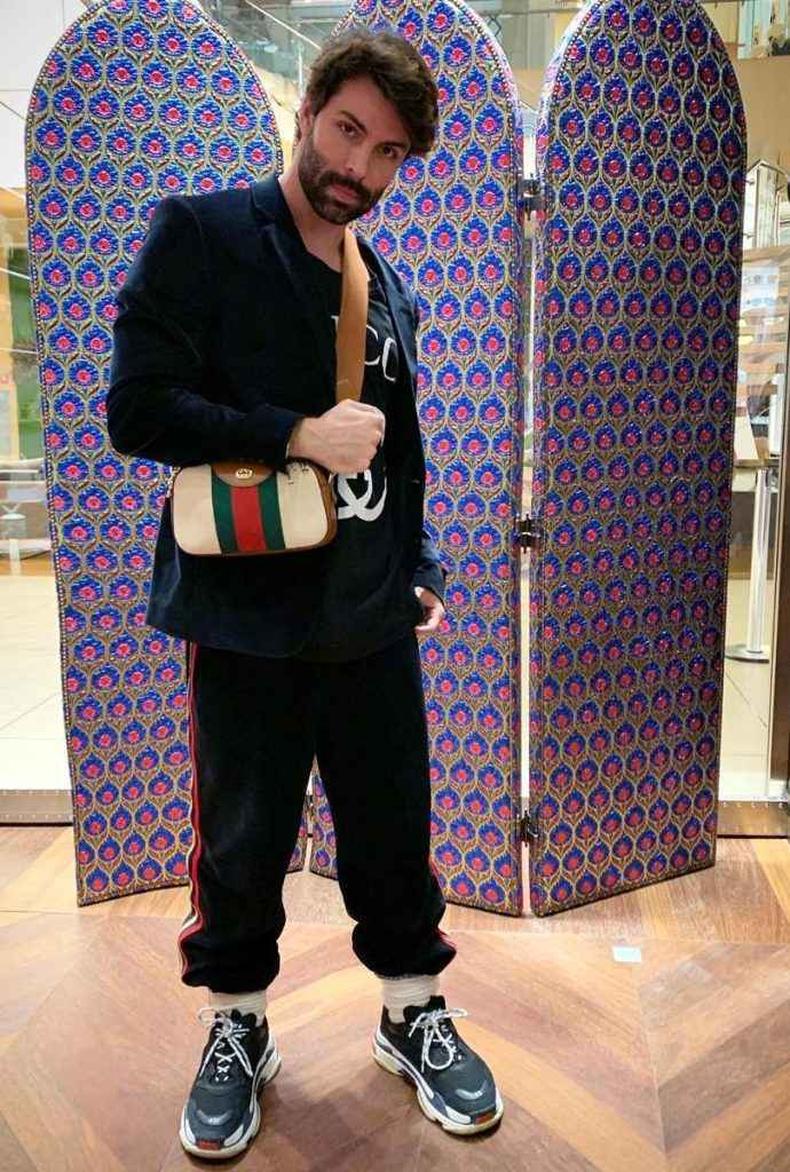Guilherme Acrízio com o novo lancamento da Gucci Foto: Reprodução Guilherme Acrízio com o novo lancamento da Gucci Foto: Reprodução