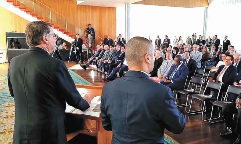 Bolsonaro é alvo de ação por desacreditar o sistema eleitoral em reunião com embaixadores(foto: FACEBOOK/REPRODUÇÃO) Bolsonaro é alvo de ação por desacreditar o sistema eleitoral em reunião com embaixadores