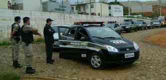 Policiais saram s 6h da manh para realizar a operao(foto: Polcia Militar / Divulgao)