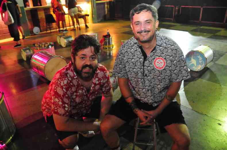O jornalista gastronmico Nenel Neto, ao lado de Gustavo Caetano, fundador do bloco Samba Queixinho