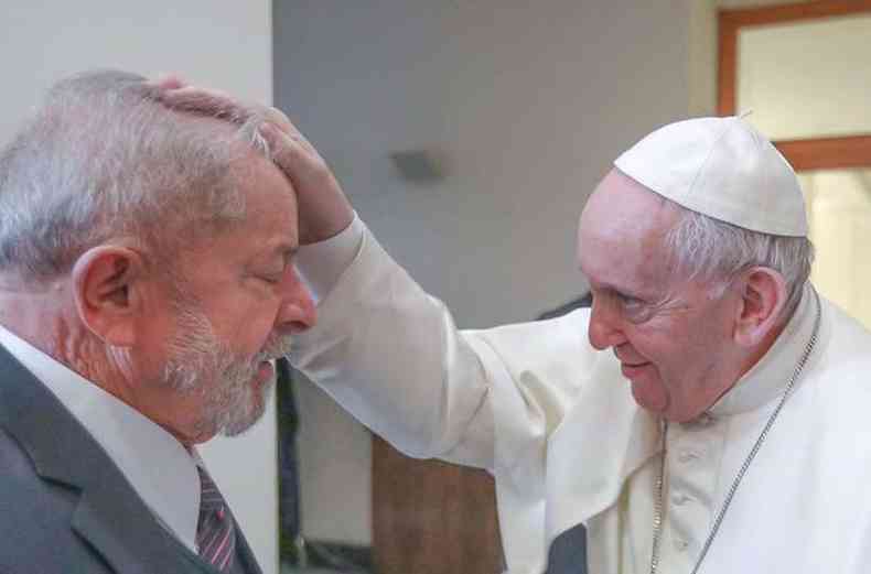 Ex-presidente Lula foi recebido pelo papa Francisco para reunio no Vaticano(foto: Reproduo/Twitter)