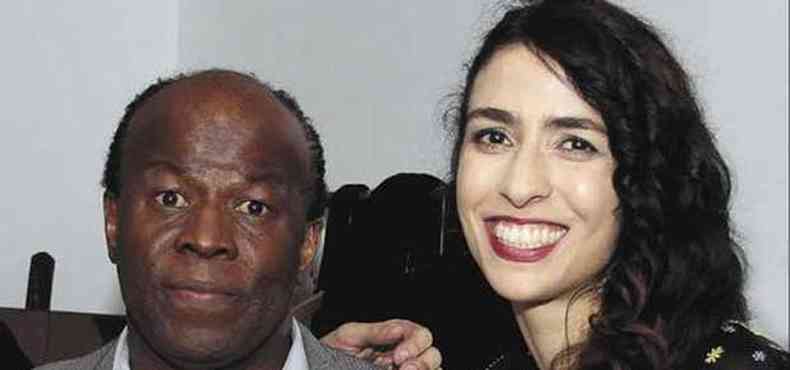 Ministro Joaquim Barbosa e Marisa Monte, no camarim da cantora aps realizao de show, que publicou no Facebook uma foto ao lado do magistrado. At o incio da noite desse domingo, havia recebido mais de 10 mil curtidas e 766 compartilhamentos. (foto: Viola Jnior/CB/D.A Press)