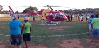 Mulher foi socorrida e levada de helicptero para o Hospital Joo XXIII, em Belo Horizonte(foto: Corpo de Bombeiros/Divulgao)