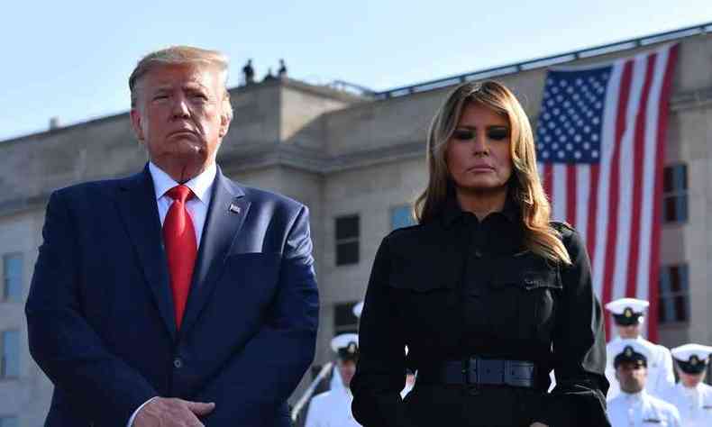 O presidente Donald Trump e a primeira-dama Melania Trump fizeram um momento de silêncio em homenagem às vítimas(foto: Nicholas Kamm / AFP)