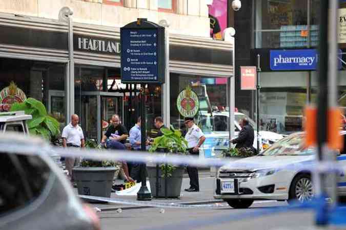 Polcia isolou vrios quarteires aps o tiroteio em Nova York(foto: STAN HONDA / AFP)
