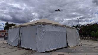 Tenda contra o coronavirus desativada em Januaria, risco de contaminaçao em praça(foto: Lucas Boner Silva/divulgação) Tenda contra o coronavirus desativada em Januaria, risco de contaminaçao em praça(foto: Lucas Boner Silva/divulgação)