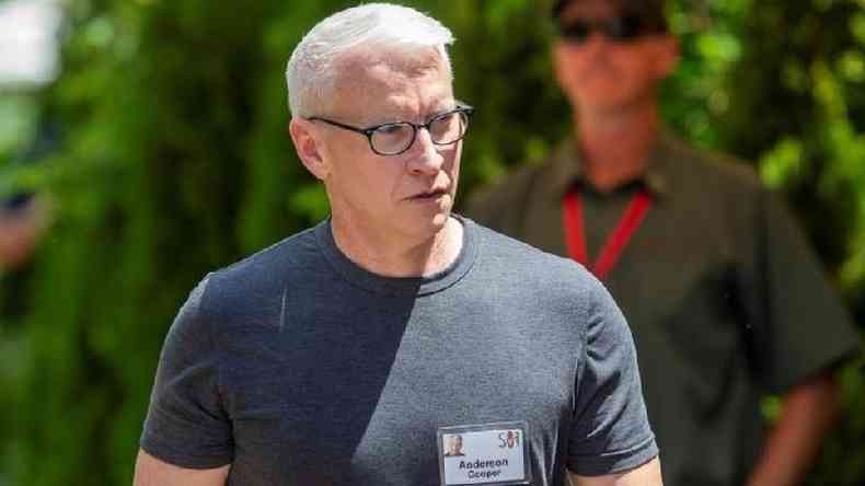 Apresentador americano Anderson Cooper disse que no deixar sua fortuna para seu filho