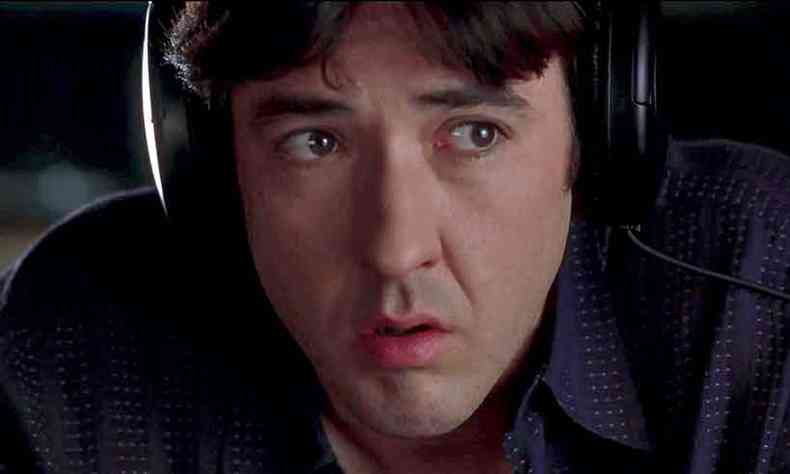 O ator John Cusack interpretou Rob, o dono da loja de discos, no filme Alta fidelidade(foto: Buena Vista/divulgao)