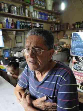 Depois de ser assaltado 11 vezes, seu Levindo vendeu a lotrica, no Providncia: novo dono foi morto na quarta-feira(foto: Juarez Rodrigues/EM/DA Press)