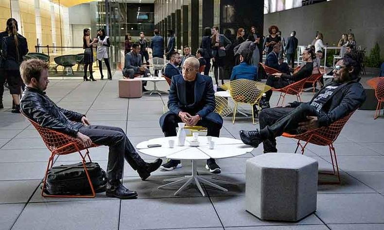 Terceira temporada da série da HBO trocou o parque por cenários urbanos de um mundo futurista(foto: HBO/DIVULGAÇÃO) Terceira temporada da série da HBO trocou o parque por cenários urbanos de um mundo futurista(foto: HBO/DIVULGAÇÃO)