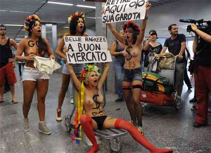 Manifestao foi feita quando desembarcaram passageiros vindos da Itlia(foto: AFP PHOTO/VANDERLEI ALMEIDA)