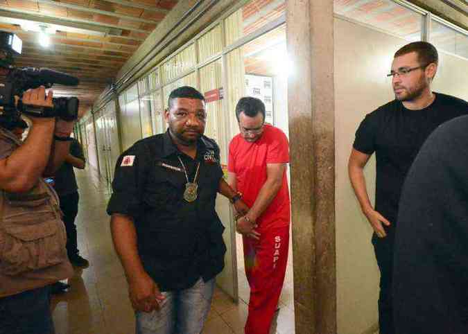 Suspeito foi ouvido nesta sexta-feira e confessou os assassinatos(foto: OLAVO PRAZERES/TRIBUNA DE MINAS )