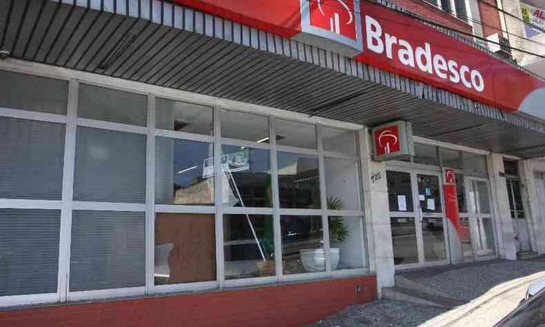 Clientes do Bradesco têm problemas para acessar o aplicativo do banco e o internet banking(foto: Edesio Ferreira/EM/D.A Press)