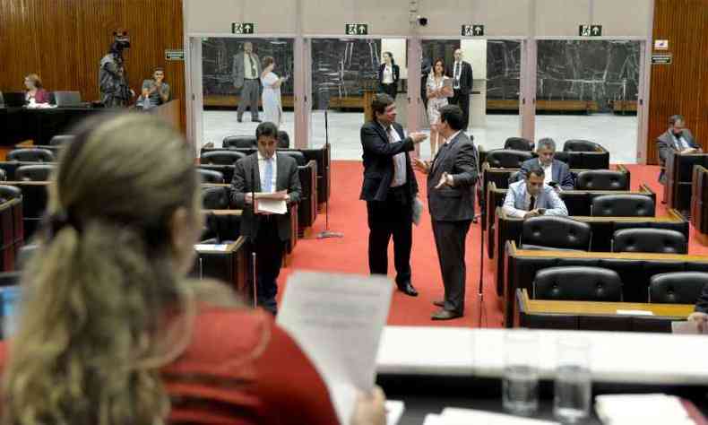 Deputados j comearam as articulaes para derrubar os vetos ao reajuste da segurana pblica(foto: Sarah Torres/Assembleia Legislativa de Minas Gerais)