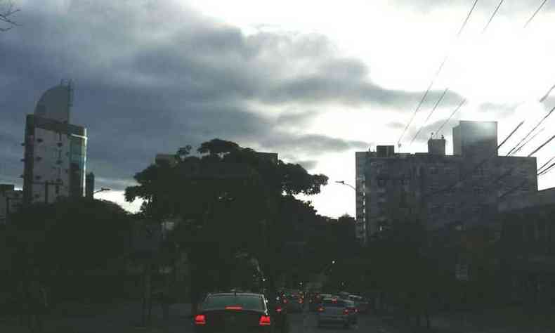 Cu amanheceu nublado na capital(foto: Edesio Ferreira/E.M/D.A Press)