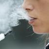 Por que Inglaterra vai dar cigarro eletrônico a fumantes?