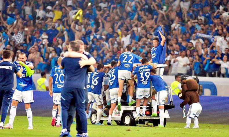 A forte presença da torcida da Raposa nos jogos da Série B de 2022 foi fundamental para o título na temporada passada (foto: Alexandre Guzanshe/EM/D.A Press) A forte presença da torcida da Raposa nos jogos da Série B de 2022 foi fundamental para o título na temporada passada