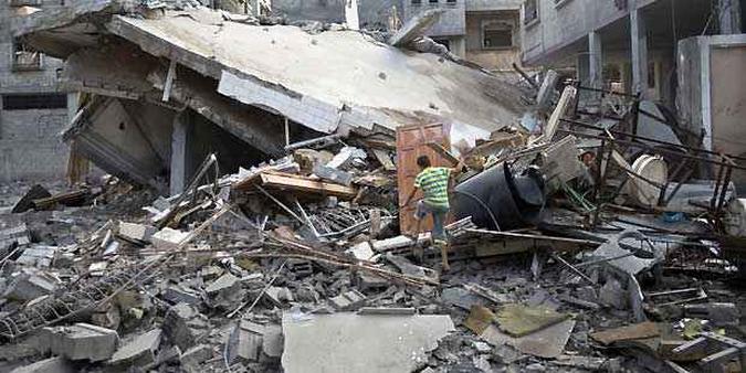 Cenário de destruição e guerra nas ruas da Palestina. Conflito sangrento segue em Gaza(foto: AFP Photo/Mahmud Hams) Cenário de destruição e guerra nas ruas da Palestina. Conflito sangrento segue em Gaza(foto: AFP Photo/Mahmud Hams)