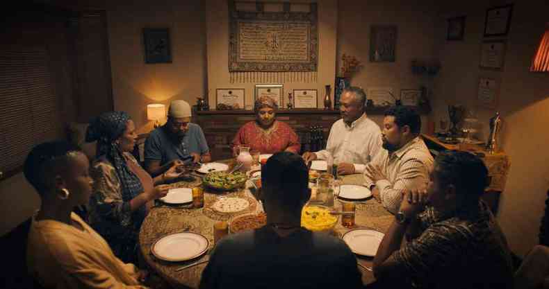 Famlia africana em cena do filme Barakat