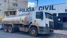 Polcia apreende carregamento de gasolina adulterada em Betim